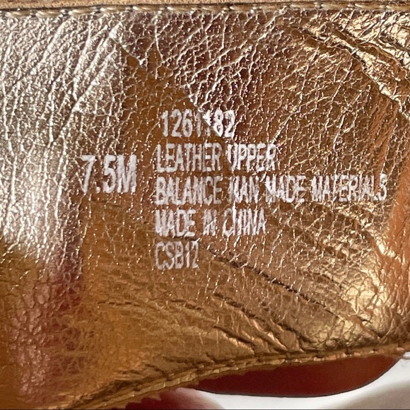 Sofft tan leather thong sandal with multi-color detail 7.5 - Picture 7 of 10